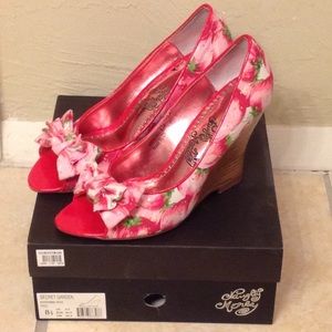Naughty Monkey Secret Garden peep toe wedges
